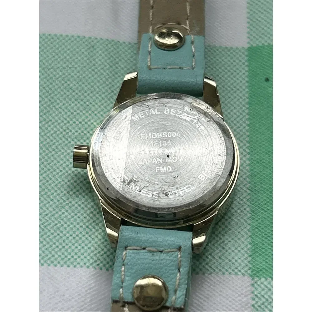 Unbranded gold tone